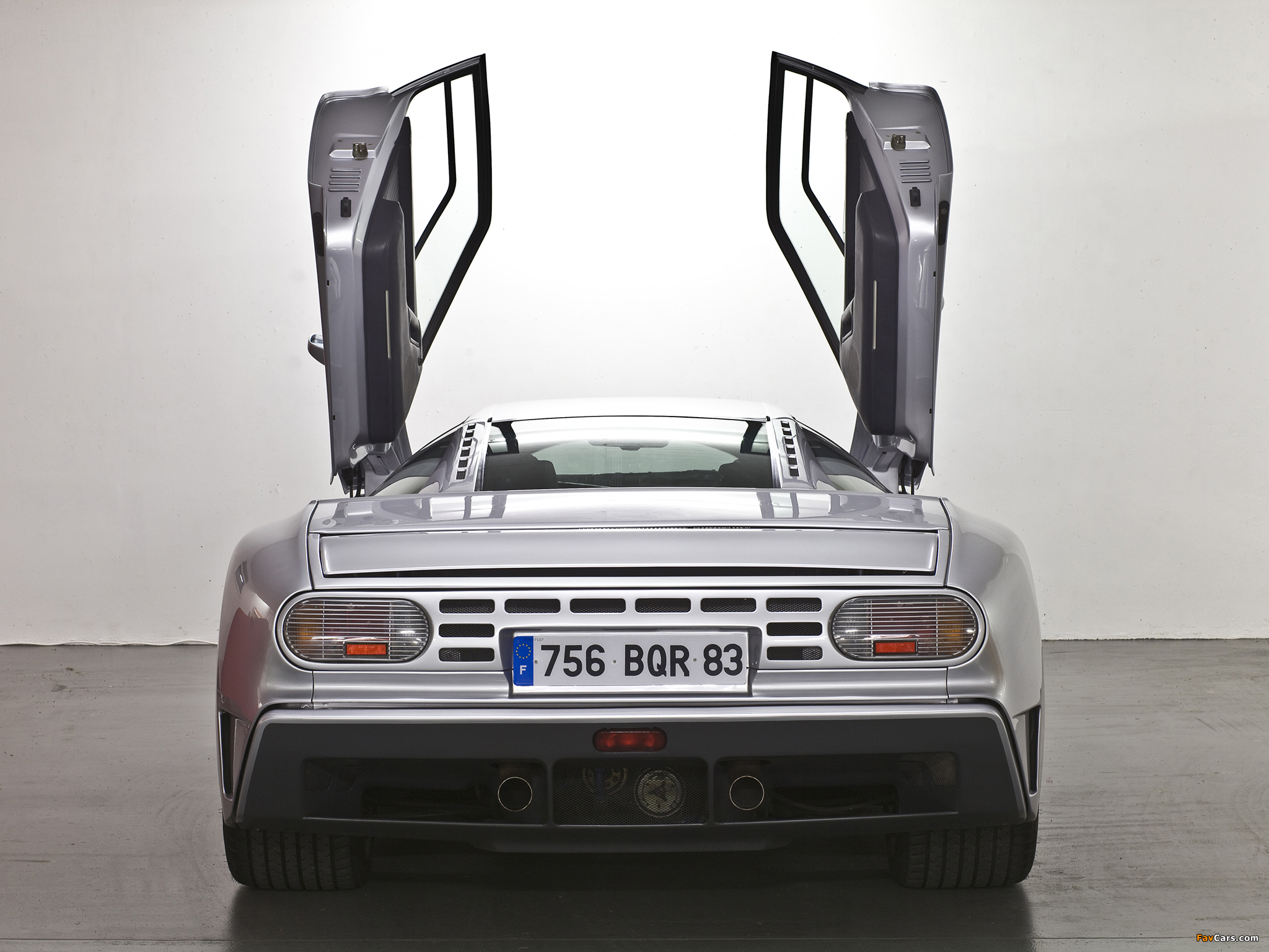 Images of Bugatti EB110 GT 1992–95 (2048 x 1536)