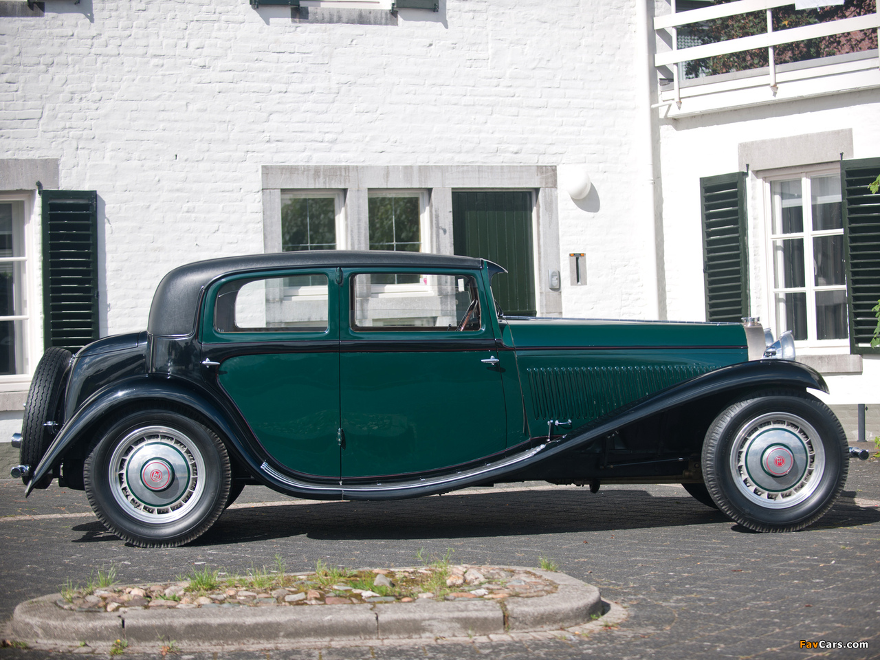 Bugatti Type 46 Sports Saloon La Pette Royal 1930 pictures (1280 x 960)
