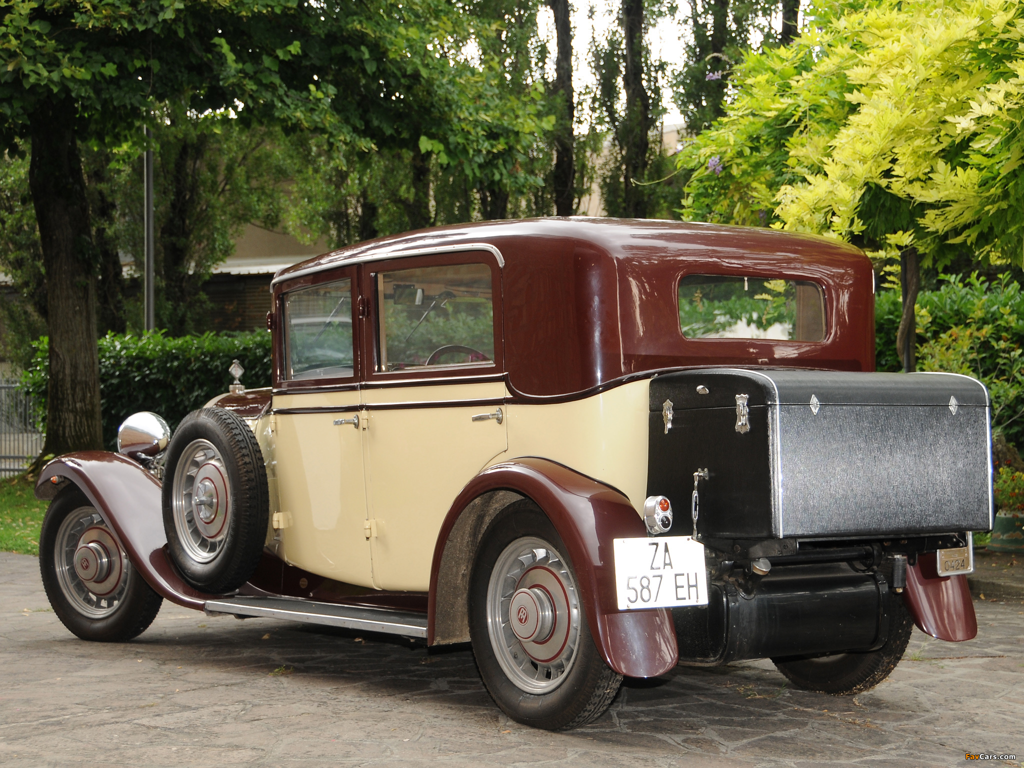 Bugatti Type 49 Saloon 1930–34 photos (2048 x 1536)