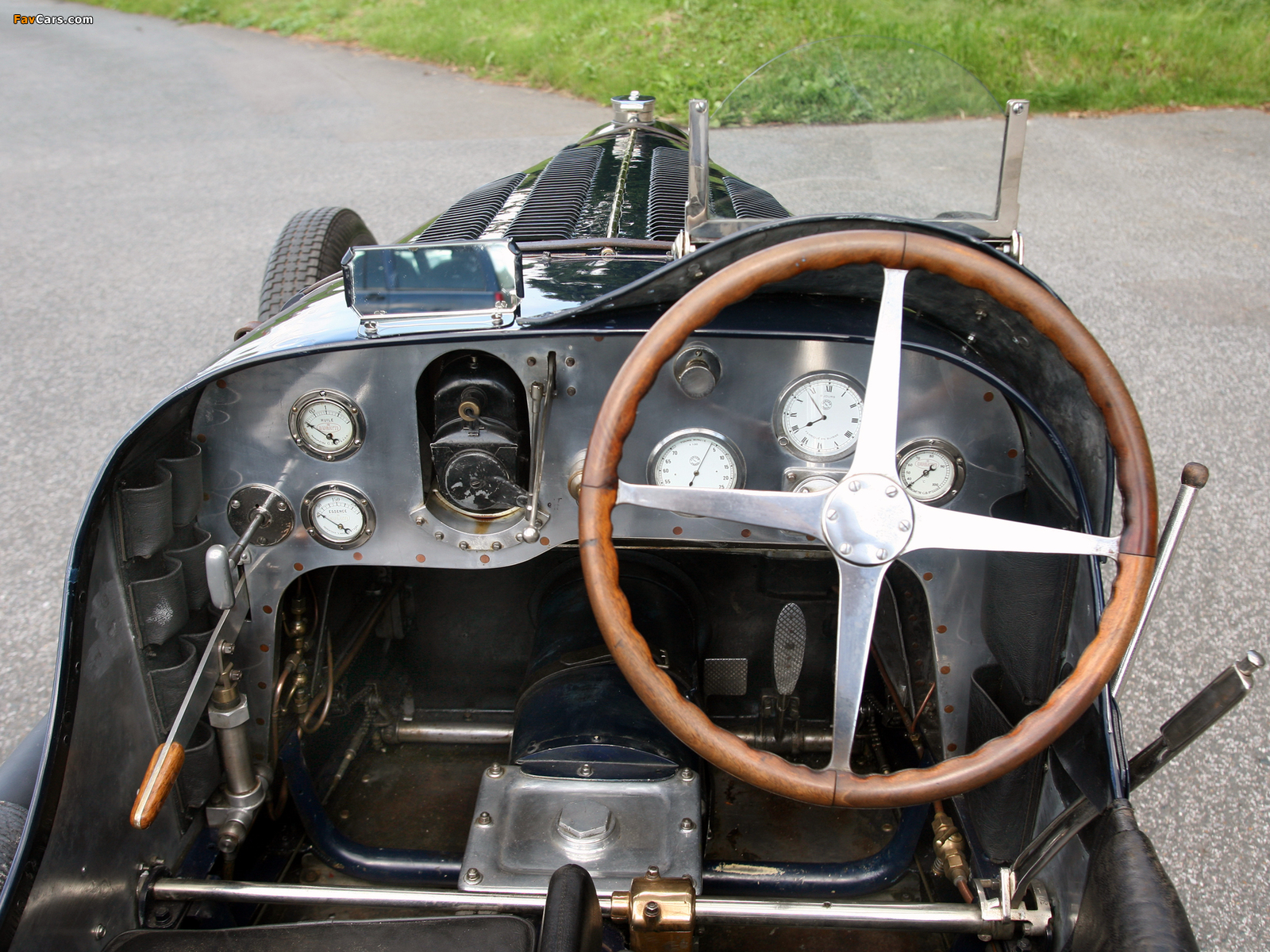 Photos of Bugatti Type 51 Grand Prix Racing Car 1931–34 (1600 x 1200)