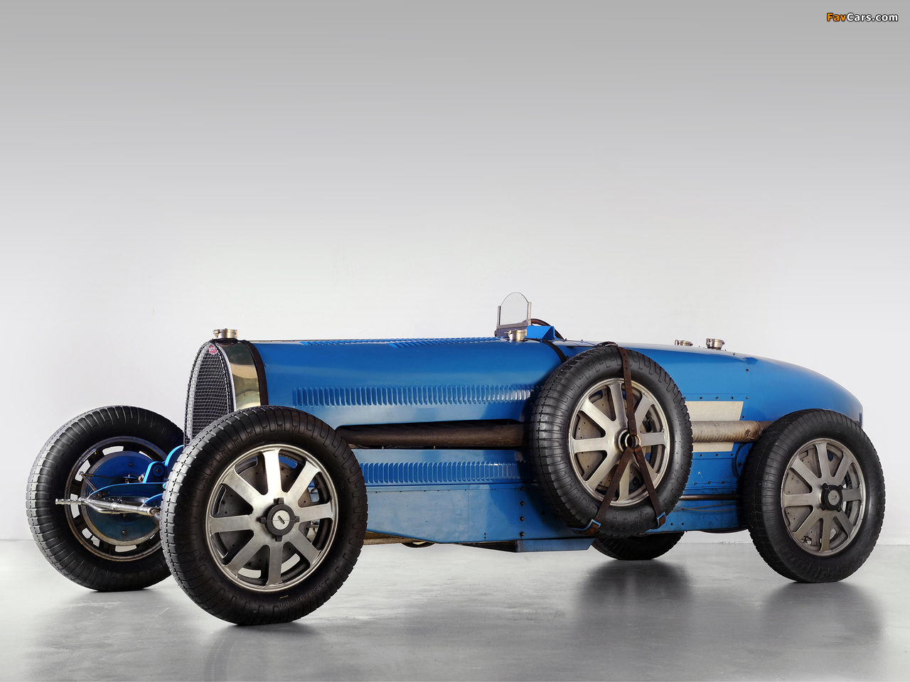 Images of Bugatti Type 54 Grand Prix Racing Car 1931 (1280 x 960)