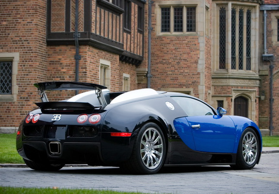 Bugatti Veyron US-spec 2006–11 wallpapers