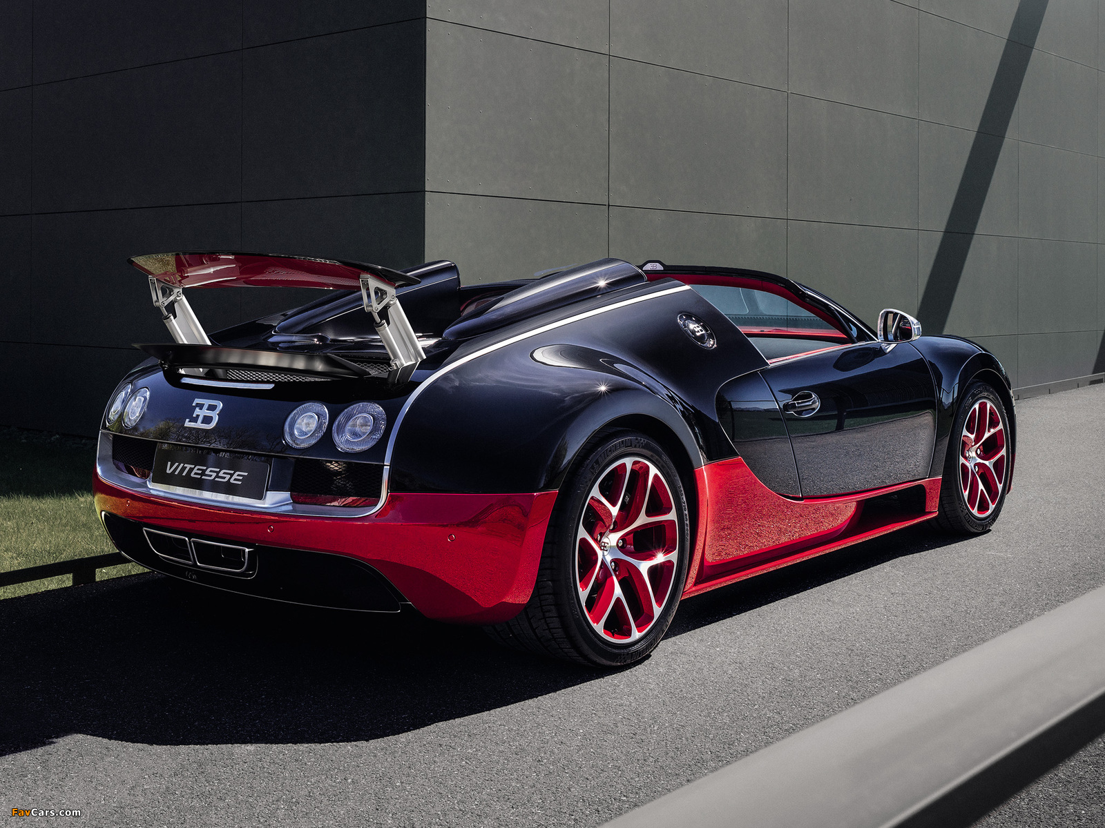 Bugatti Veyron Grand Sport Roadster Vitesse 2012 photos (1600 x 1200)