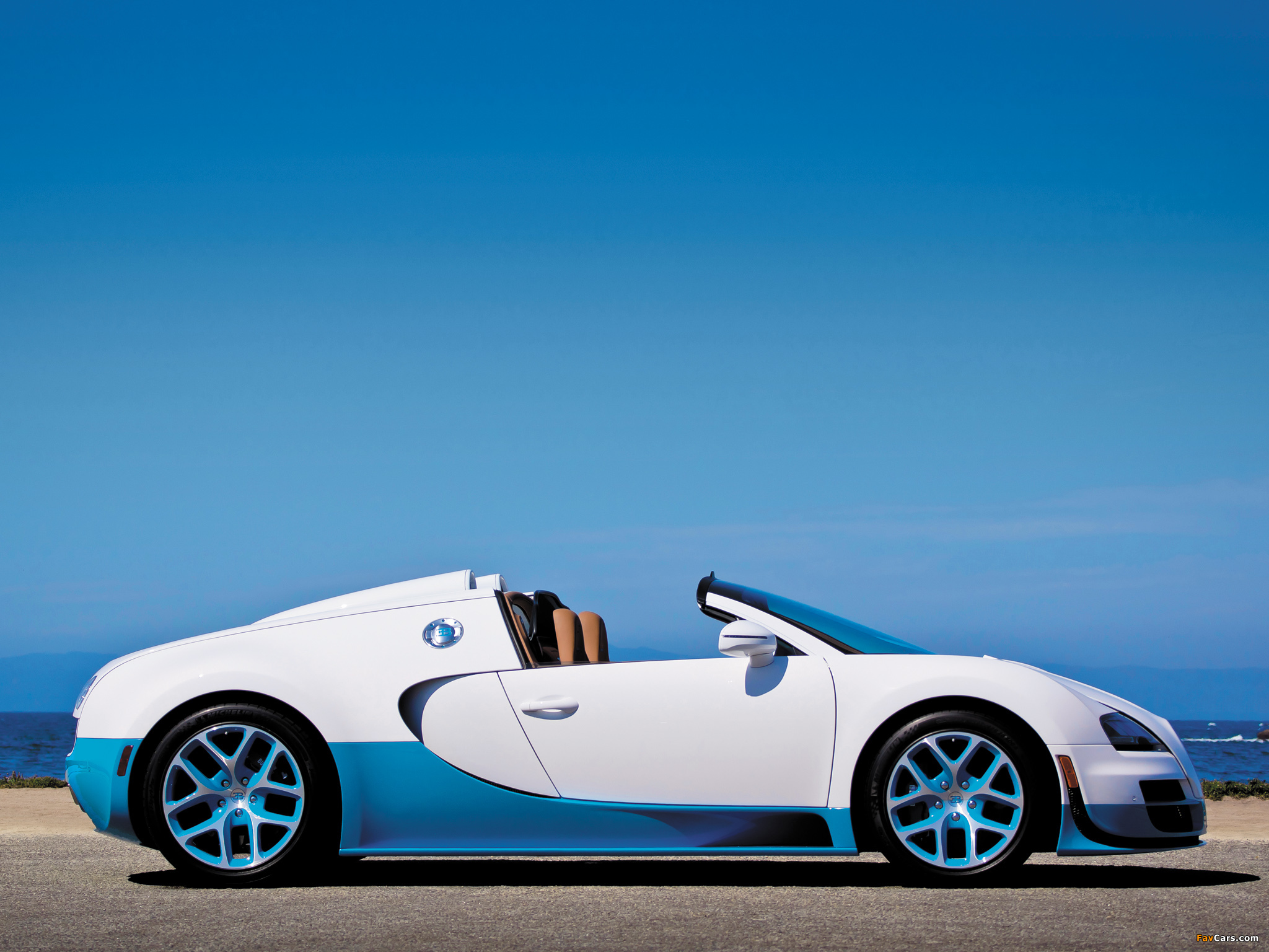 Photos of Bugatti Veyron Grand Sport Roadster Vitesse US-spec 2012 (2048 x 1536)