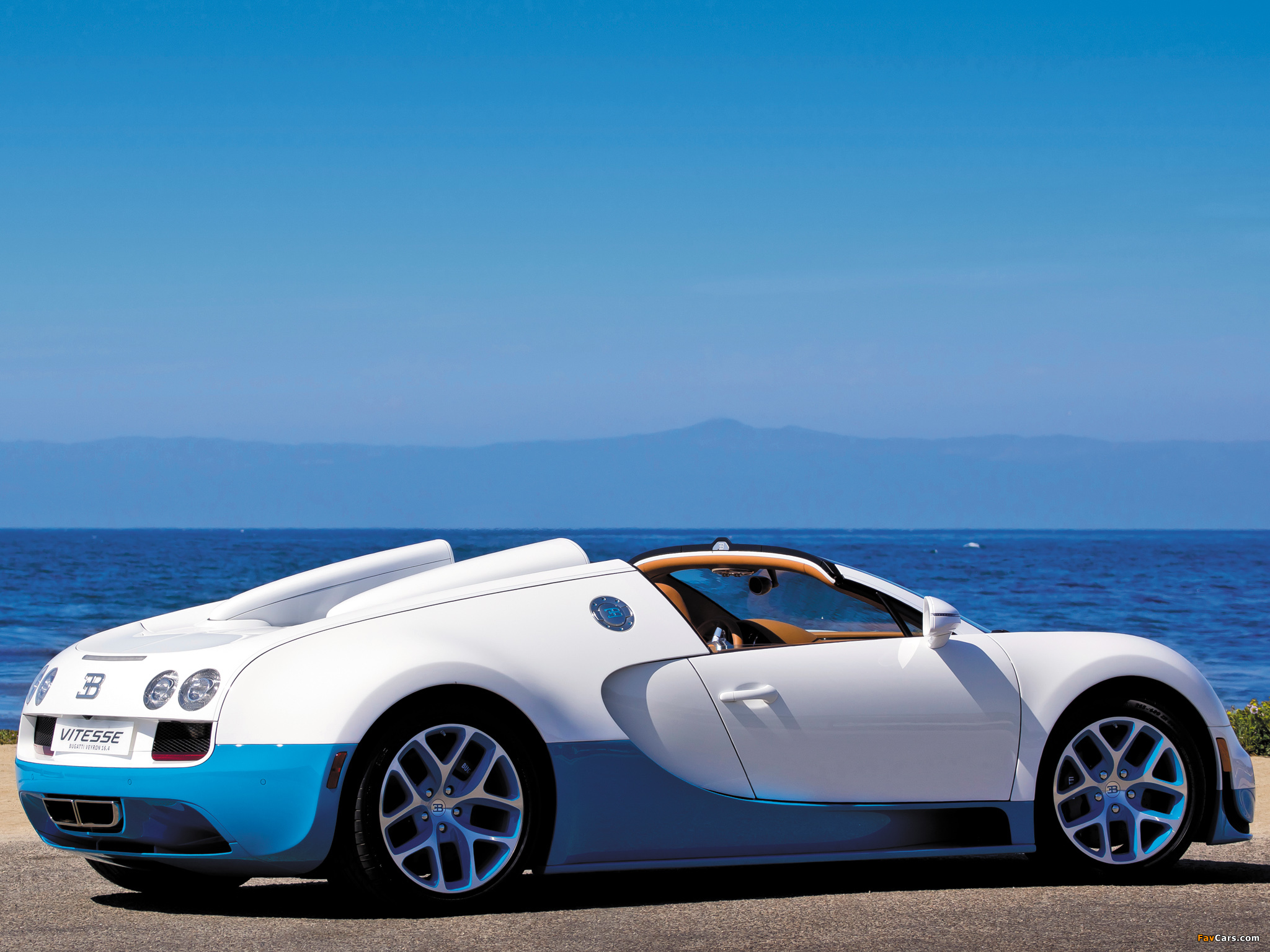 Pictures of Bugatti Veyron Grand Sport Roadster Vitesse US-spec 2012 (2048 x 1536)