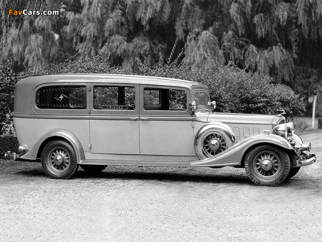 Flxible-Buick Premier Limousine Ambulance 1933 wallpapers (640 x 480)