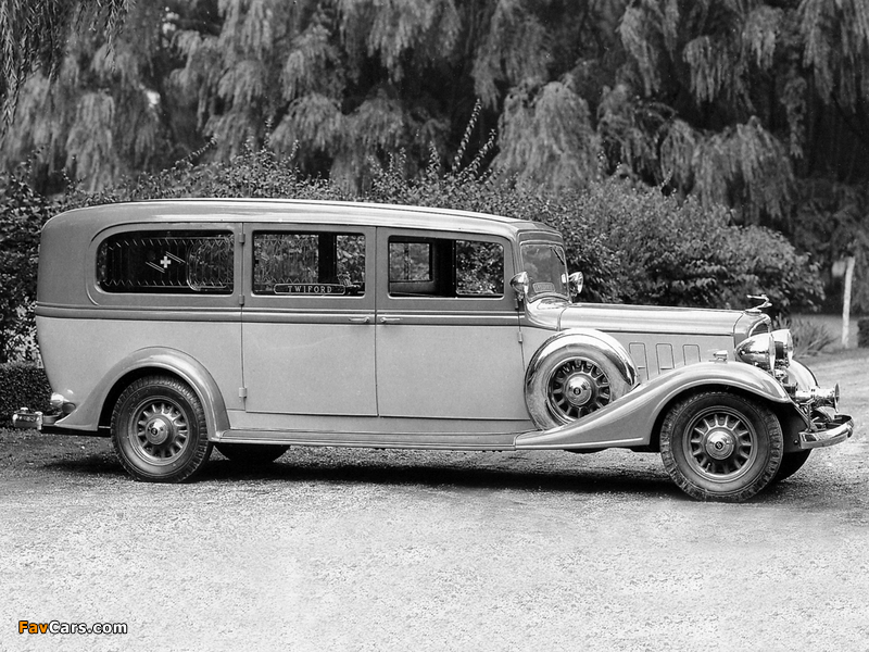 Flxible-Buick Premier Limousine Ambulance 1933 wallpapers (800 x 600)