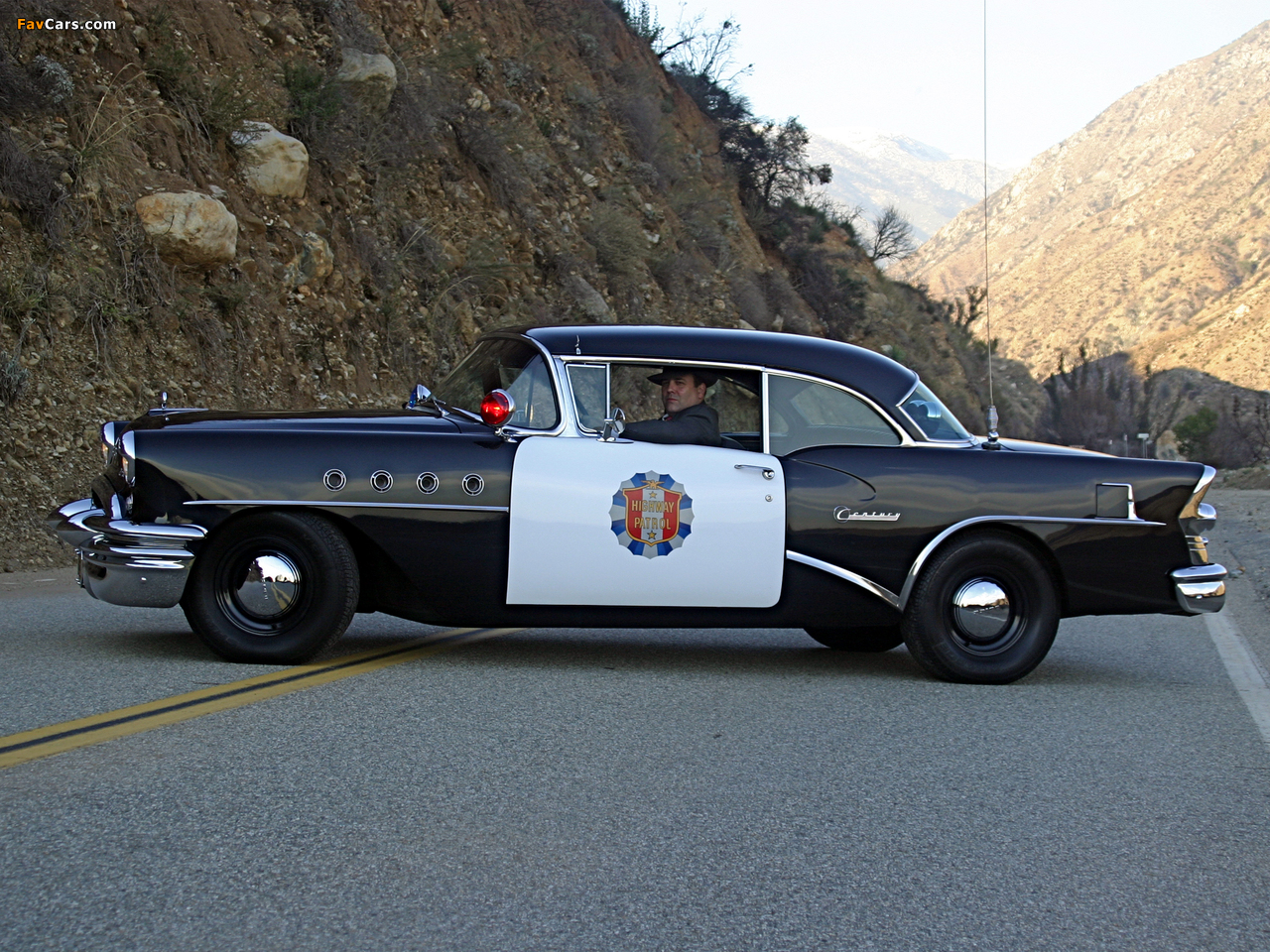 Buick Century 2-door Riviera Hardtop Highway Patrol (66R-4637) 1955 photos (1280 x 960)