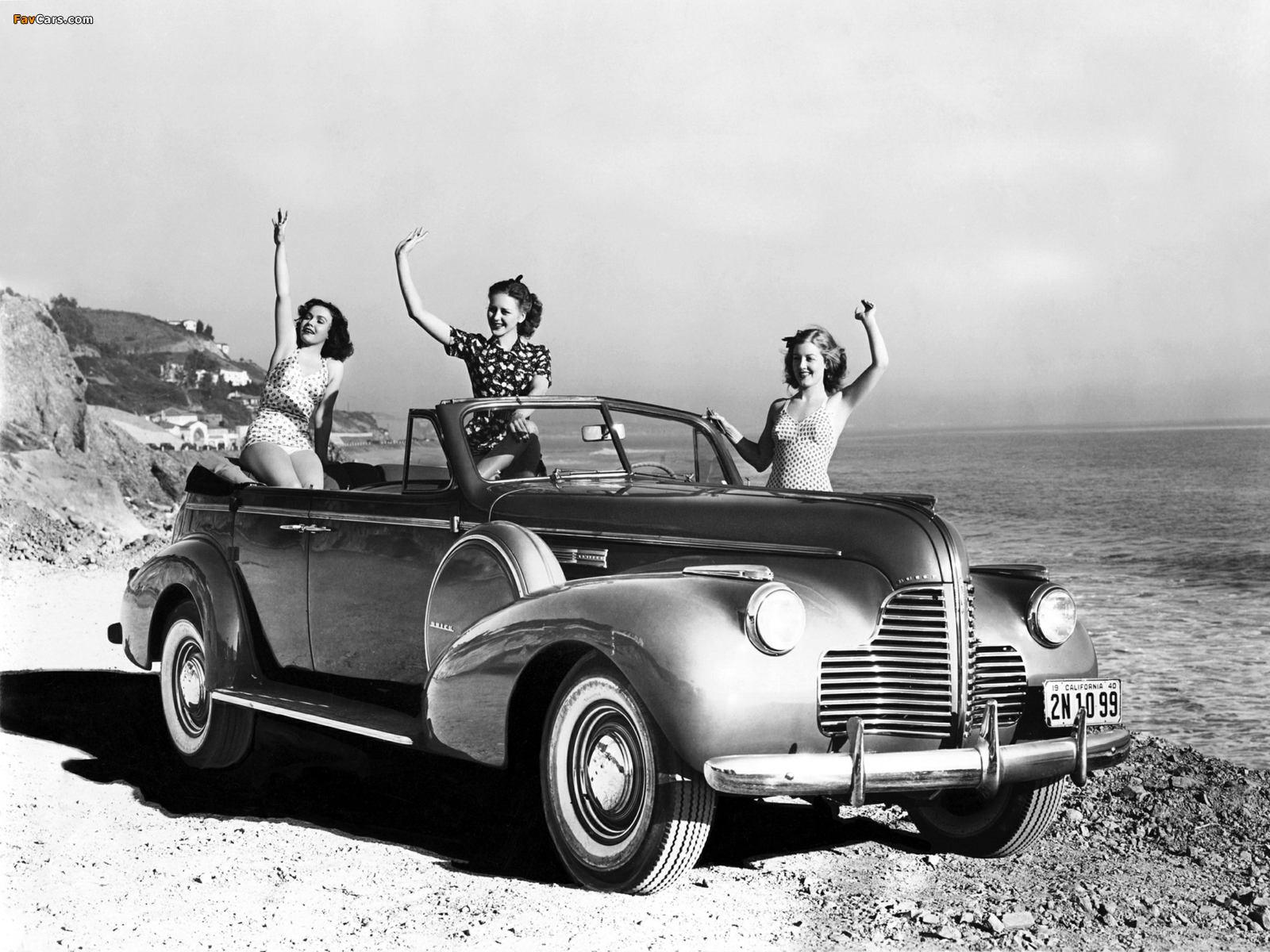 Photos of Buick Century Sport Phaeton (61C) 1940 (1600 x 1200)