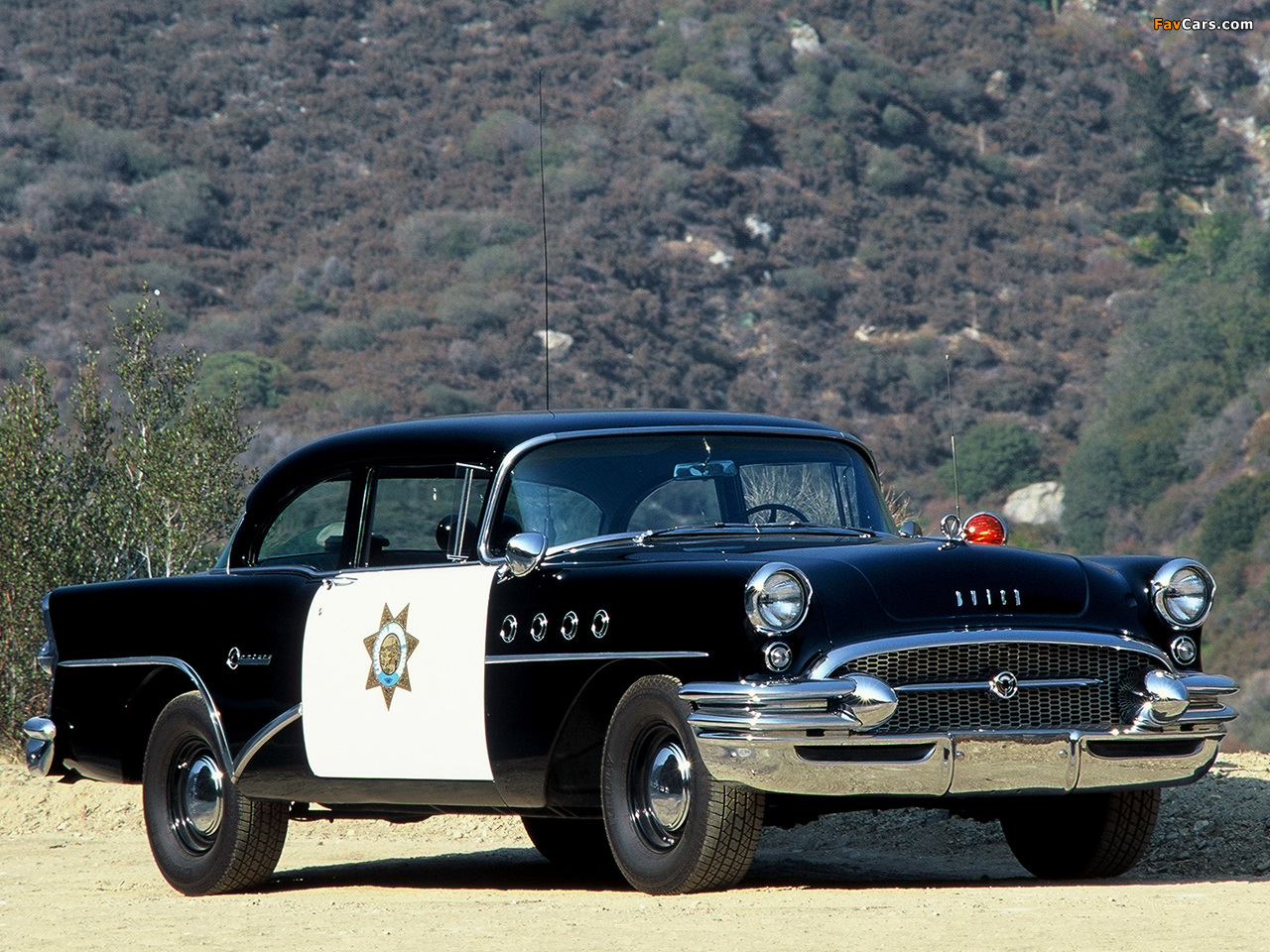 Pictures of Buick Century 2-door Riviera Hardtop Highway Patrol (66R-4637) 1955 (1280 x 960)