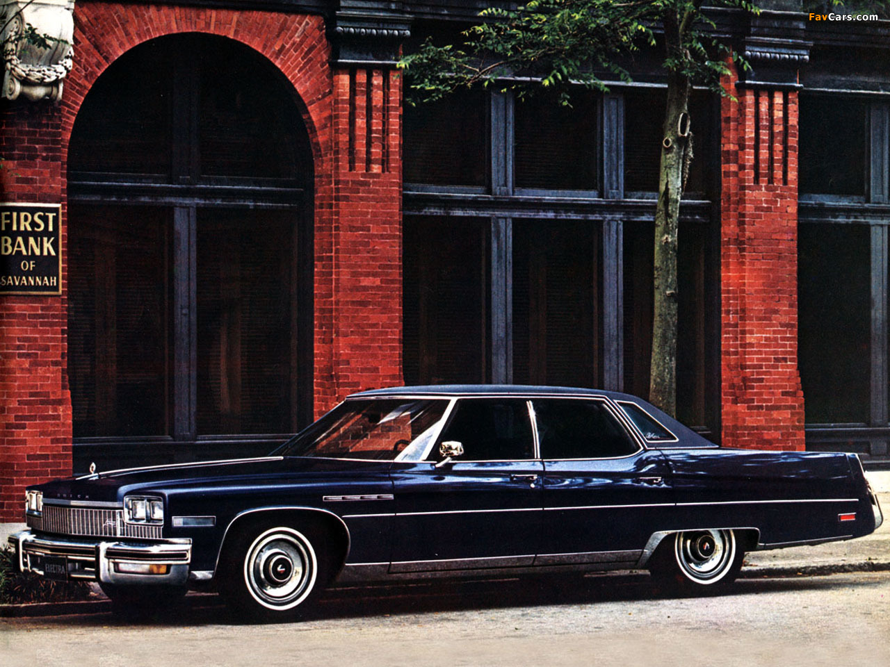 Images of Buick Electra Hardtop Sedan 1975 (1280 x 960)