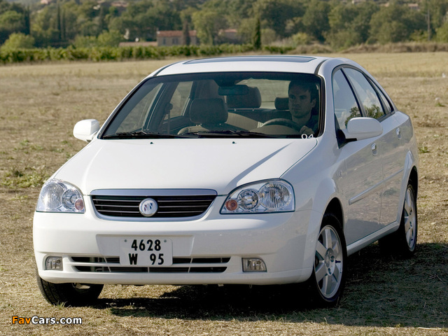Photos of Buick Excelle 2004–08 (640 x 480)