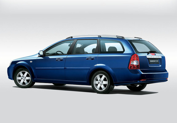 Buick Excelle Wagon 2004–09 wallpapers