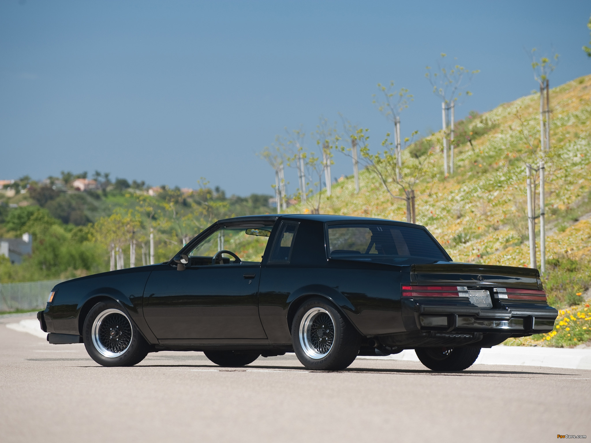 Buick Regal Grand National 1984–87 wallpapers (2048 x 1536)