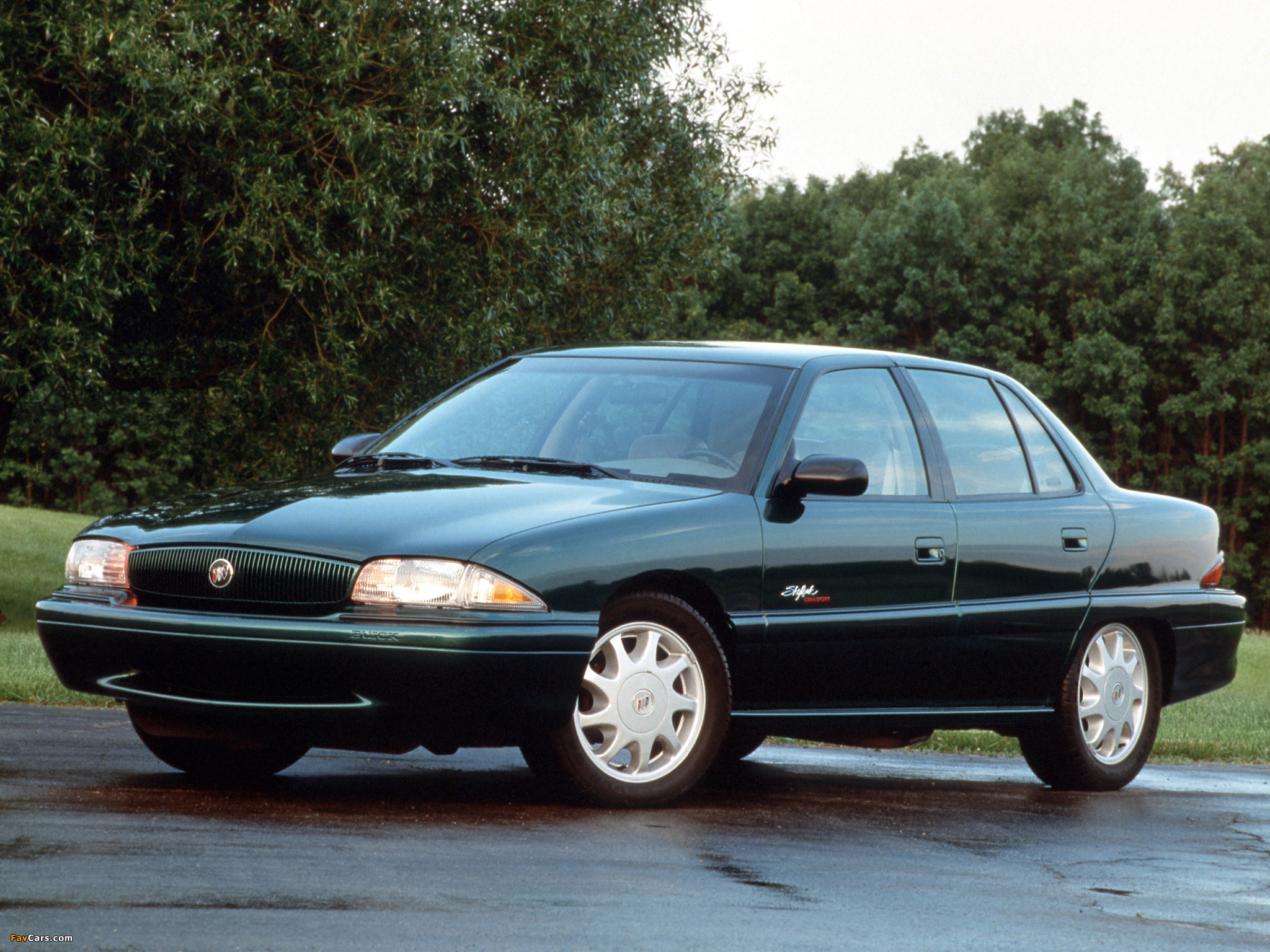 Buick Skylark GS Sedan 1996–98 images (2048 x 1536)