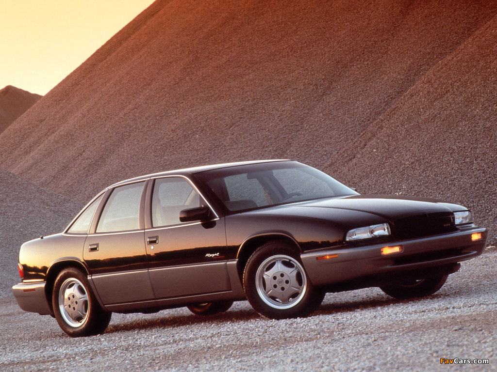 Images of Buick Regal GS Sedan 1995–97 (1024 x 768)