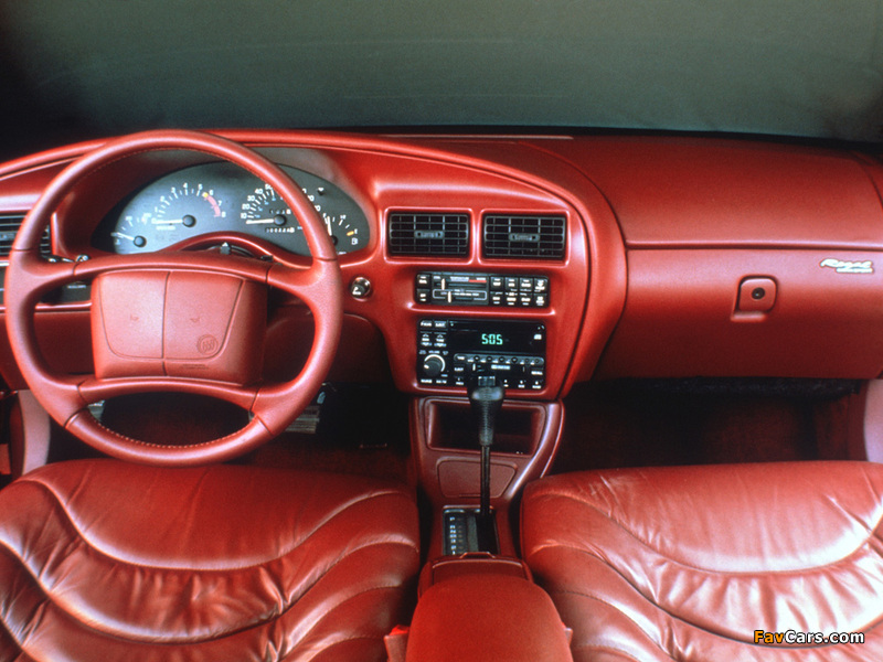 Images of Buick Regal GS Sedan 1995–97 (800 x 600)