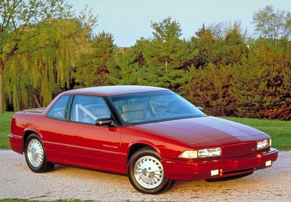 Photos of Buick Regal GS Coupe 1993–97