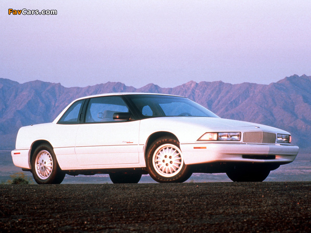 Photos of Buick Regal GS Coupe 1993–97 (640 x 480)