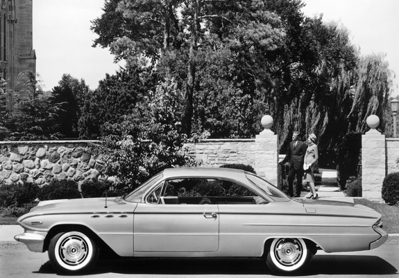 Buick Invicta 2-door Hardtop (4637) 1961 wallpapers