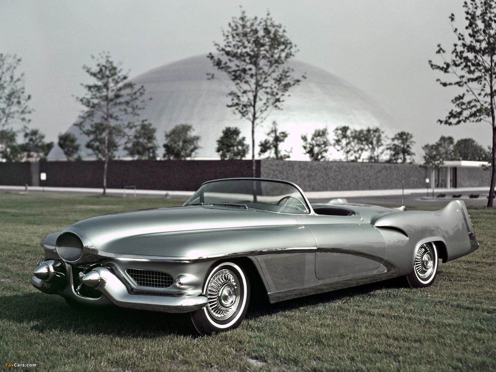 GM LeSabre Concept Car 1951 photos (1600 x 1200)