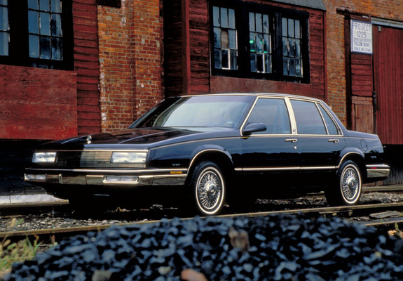 Buick LeSabre 1987–89 images