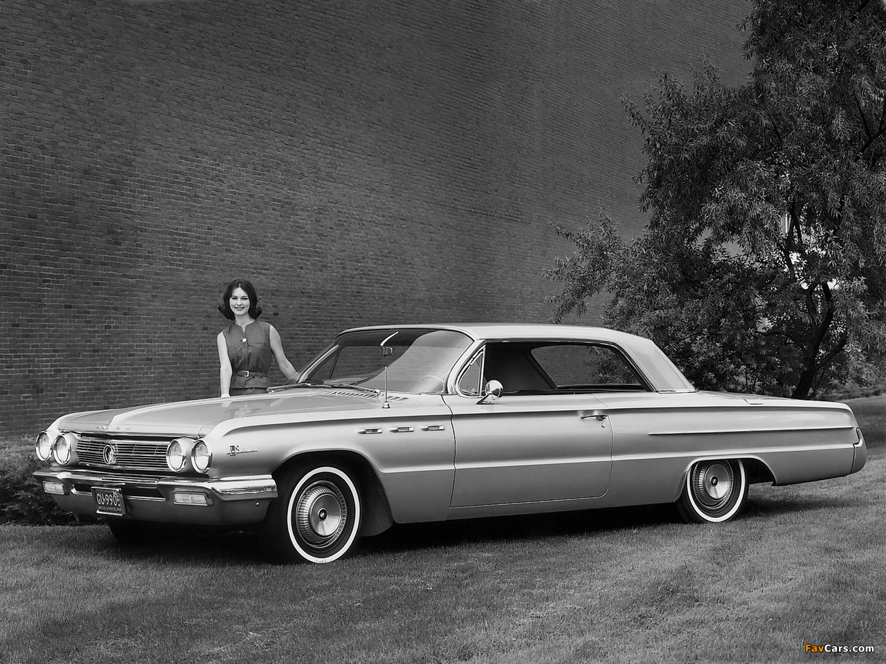 Images of Buick LeSabre 2-door Hardtop 1962 (1280 x 960)