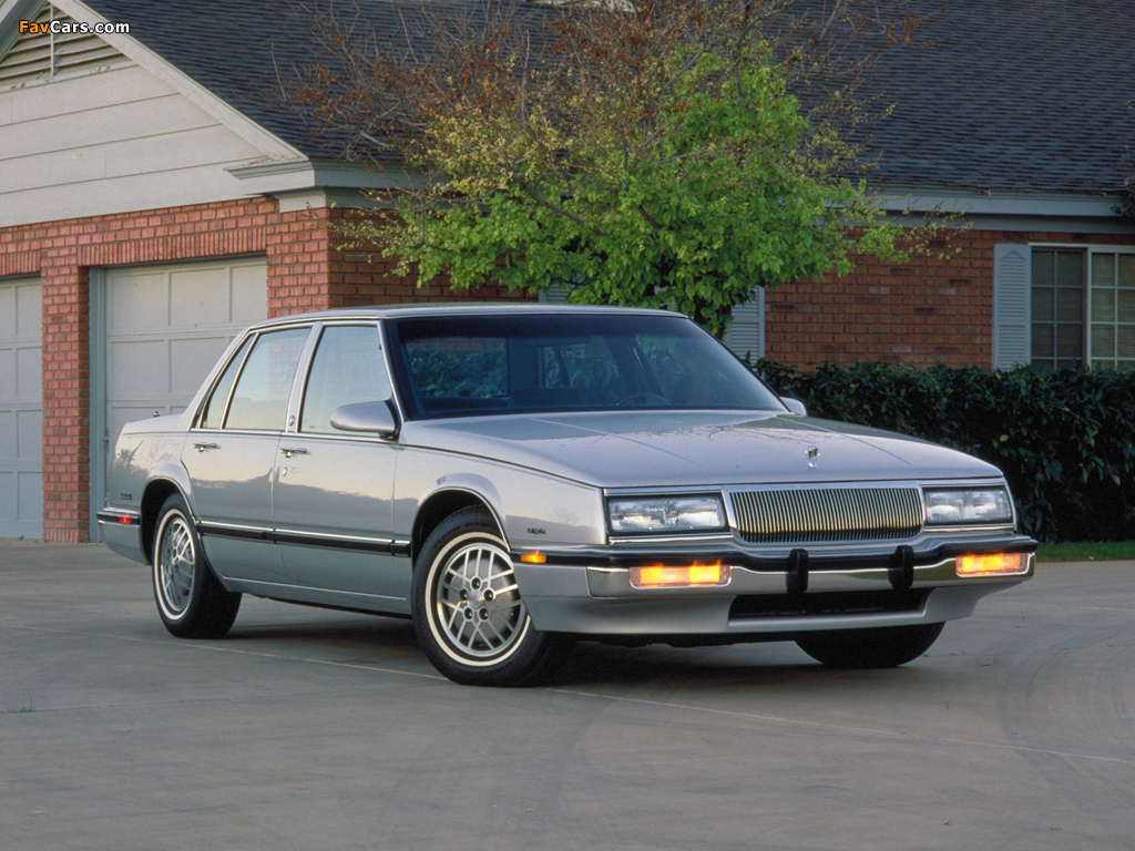 Photos of Buick LeSabre Sedan 1990–91 (1024 x 768)