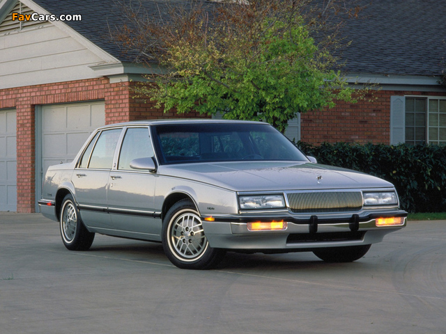 Photos of Buick LeSabre Sedan 1990–91 (640 x 480)