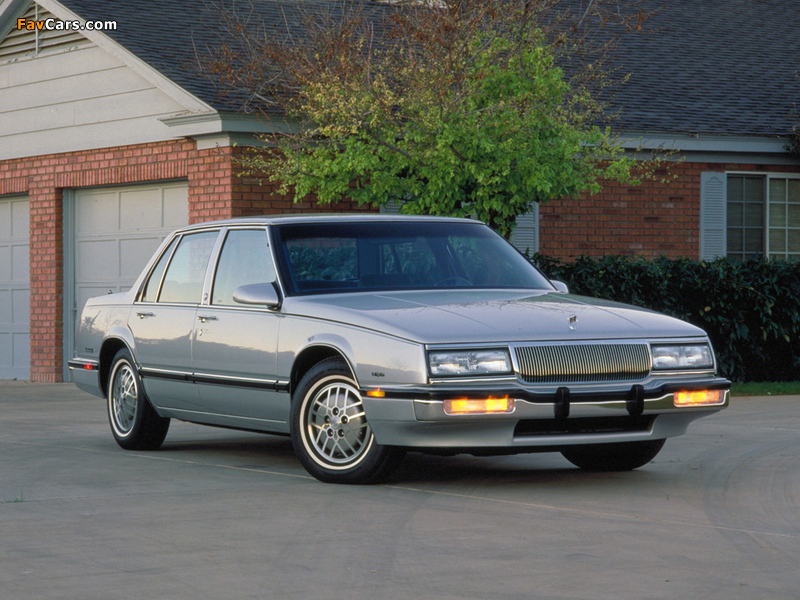 Photos of Buick LeSabre Sedan 1990–91 (800 x 600)