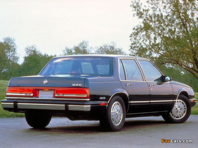 Photos of Buick LeSabre Sedan 1990–91 (640 x 480)