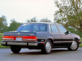 Photos of Buick LeSabre Sedan 1990–91