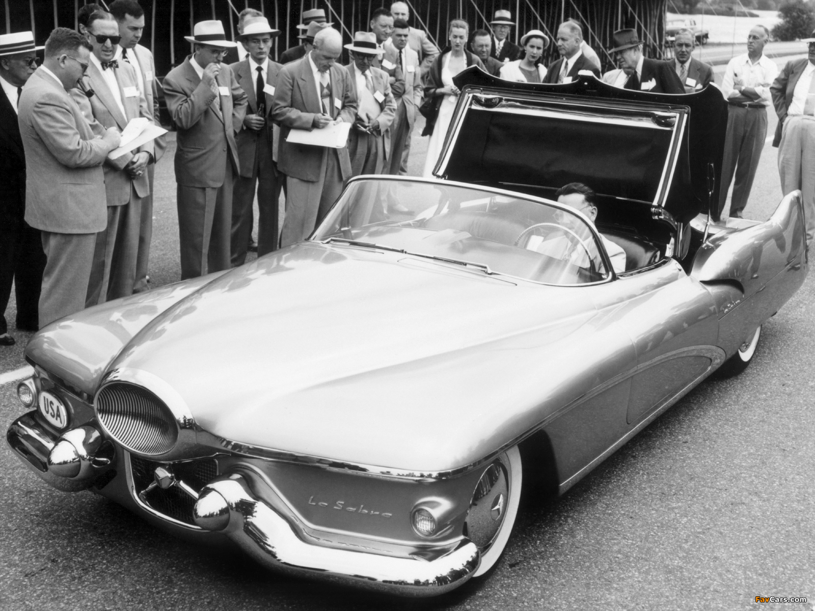 Pictures of GM LeSabre Concept Car 1951 (1600 x 1200)