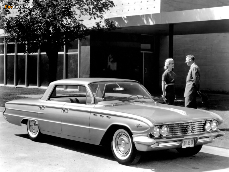 Pictures of Buick LeSabre 4-door Hardtop (4439) 1961 (800 x 600)