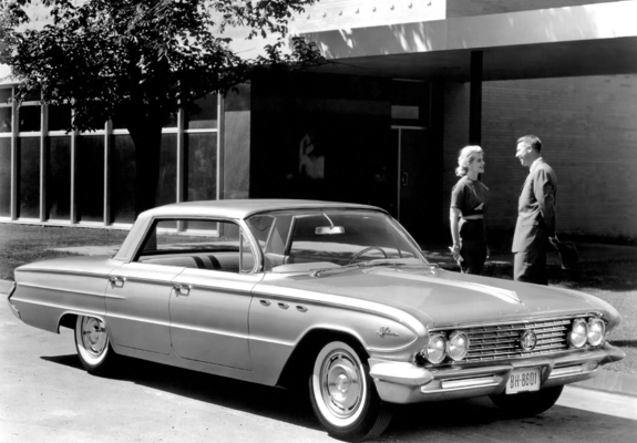 Pictures of Buick LeSabre 4-door Hardtop (4439) 1961