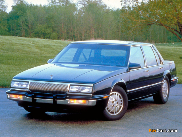 Pictures of Buick LeSabre Sedan 1990–91 (640 x 480)