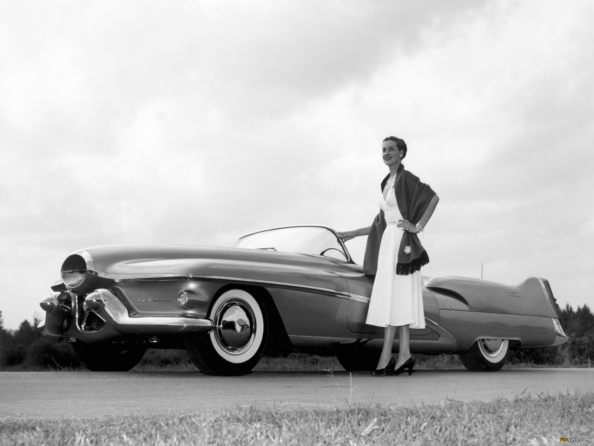 GM LeSabre Concept Car 1951 wallpapers (2048 x 1536)