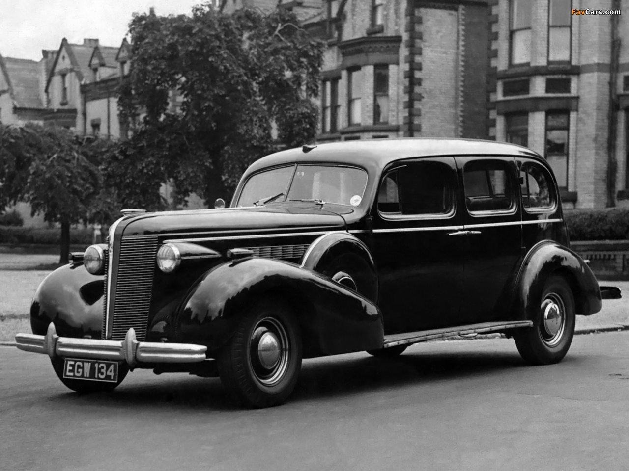 Buick Limited Limousine UK-spec (90L) 1937 pictures (1280 x 960)