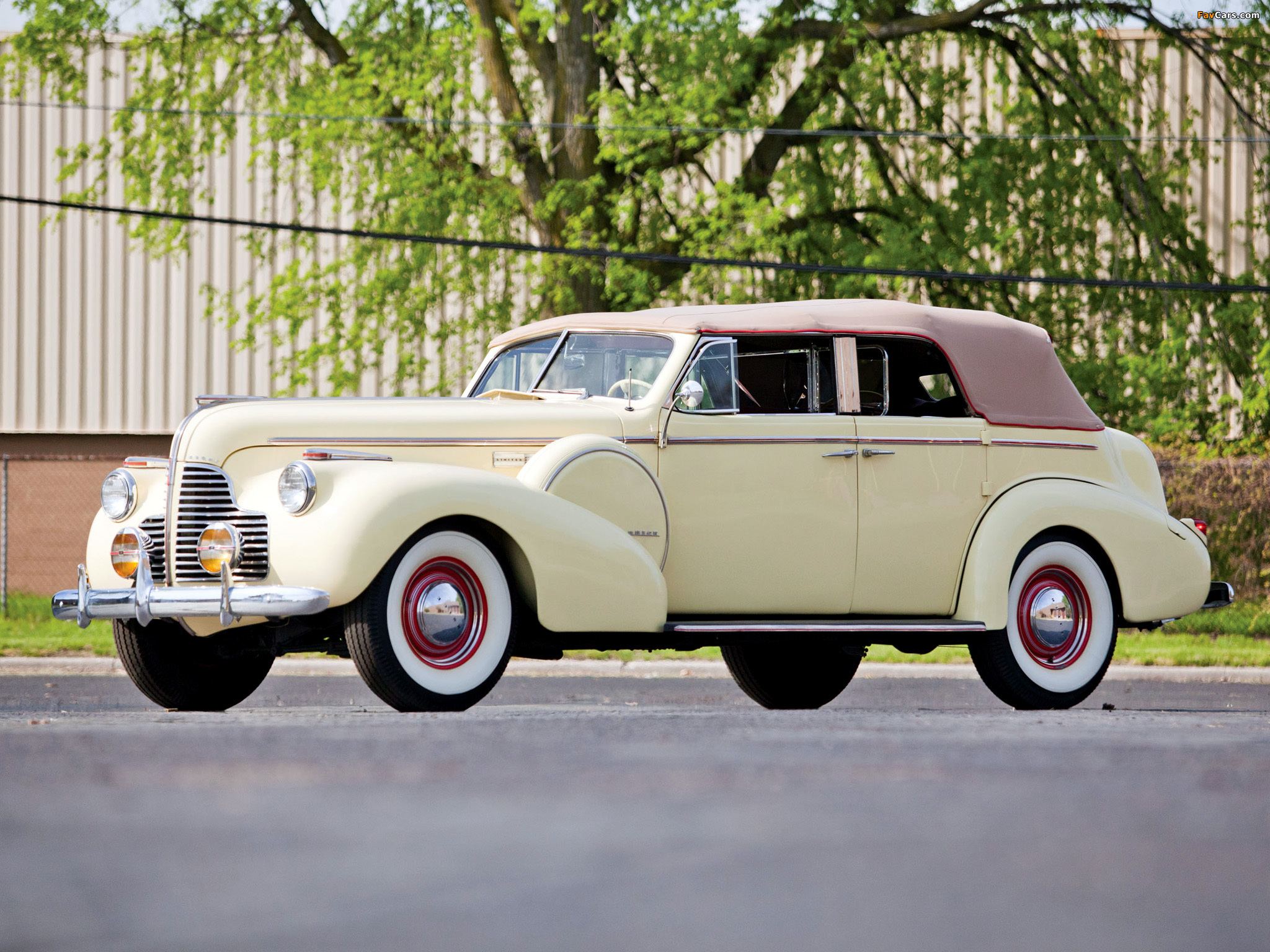 Pictures of Buick Limited Sport Phaeton (80) 1940 (2048 x 1536)