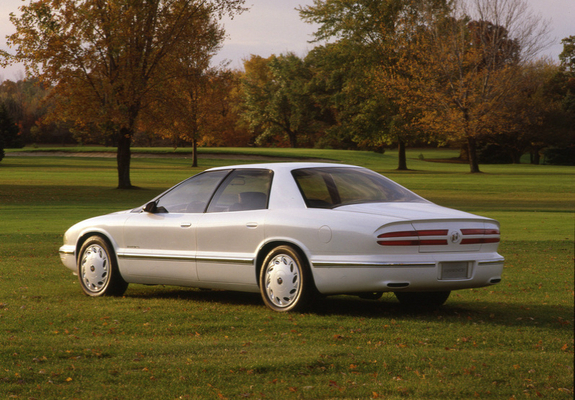 Pictures of Buick Park Avenue Essence Concept 1989
