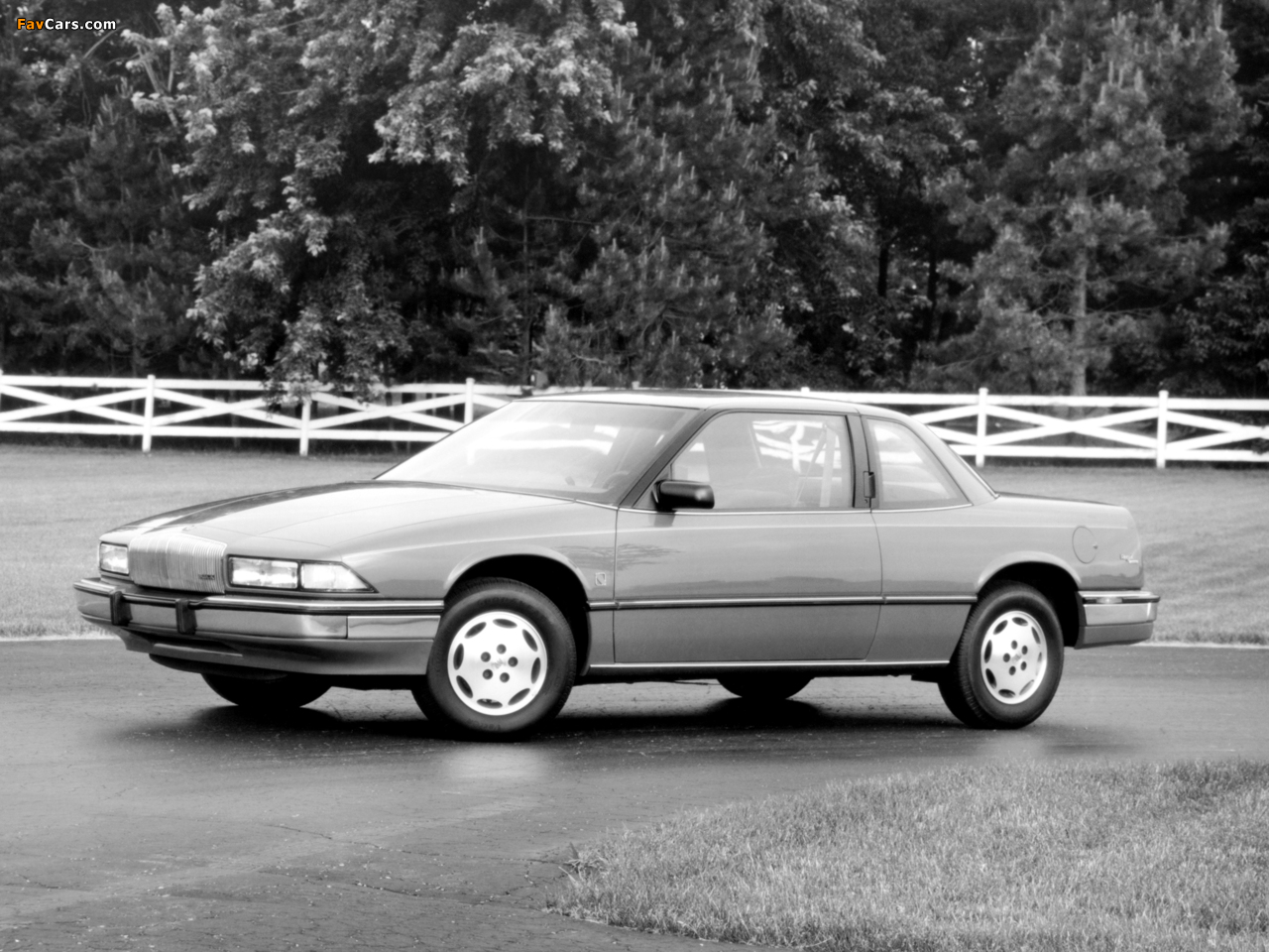 Buick Regal Coupe 1988–93 photos (1280 x 960)