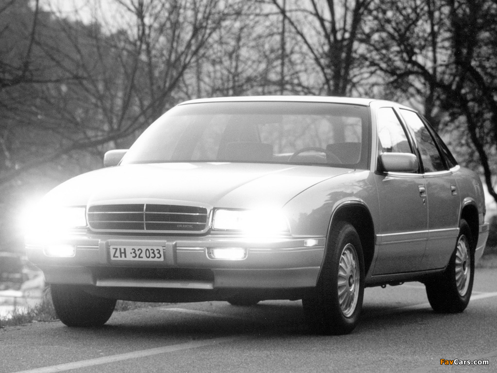 Buick Regal Sedan 1993–95 photos (1024 x 768)