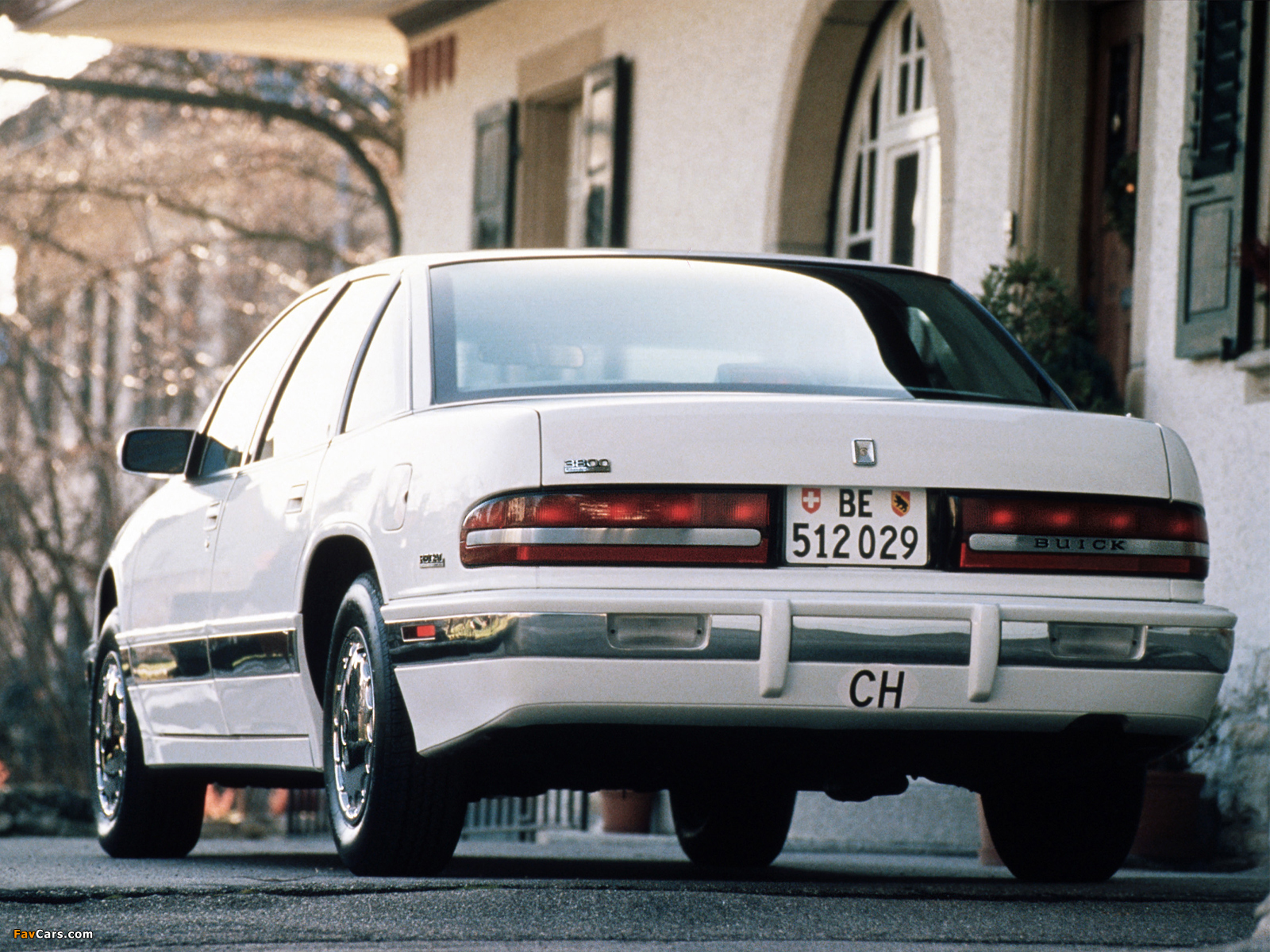 Photos of Buick Regal Sedan 1993–95 (1600 x 1200)