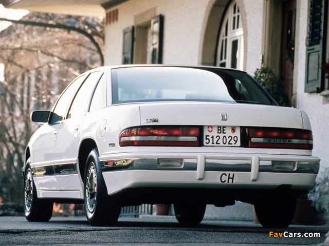 Photos of Buick Regal Sedan 1993–95 (640 x 480)