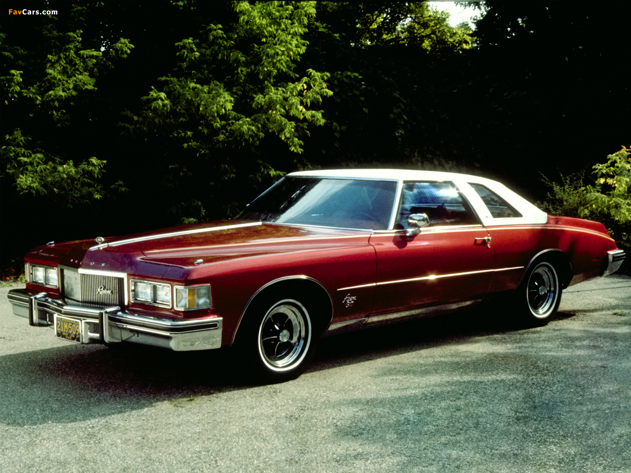 Buick Riviera 1975–76 pictures (1280 x 960)