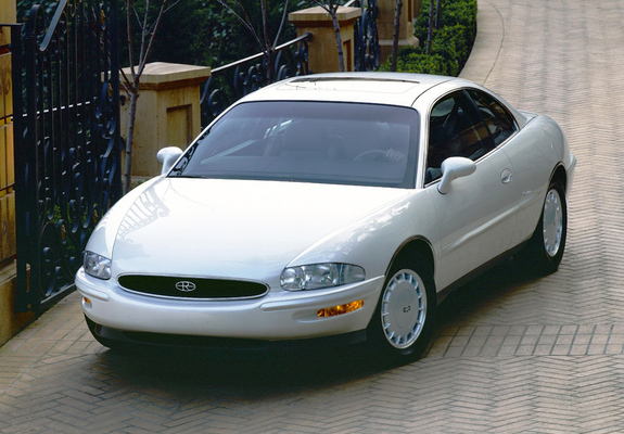 Photos of Buick Riviera 1995–99