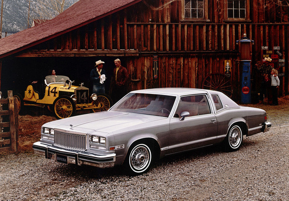 Pictures of Buick Riviera 1977
