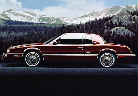Pictures of Buick Riviera 1986–93
