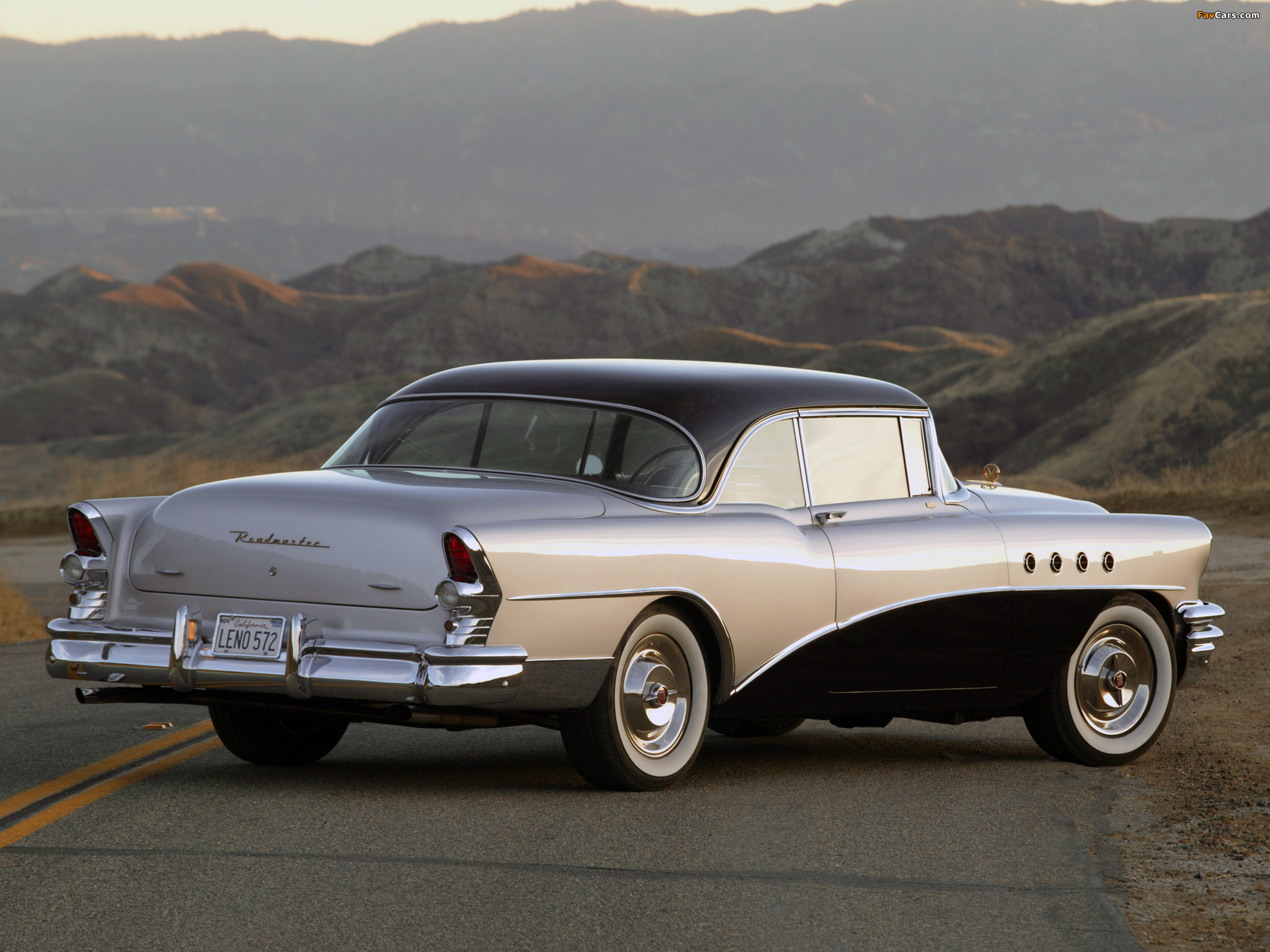 Photos of Buick Roadmaster Riviera 1955 (2048 x 1536)