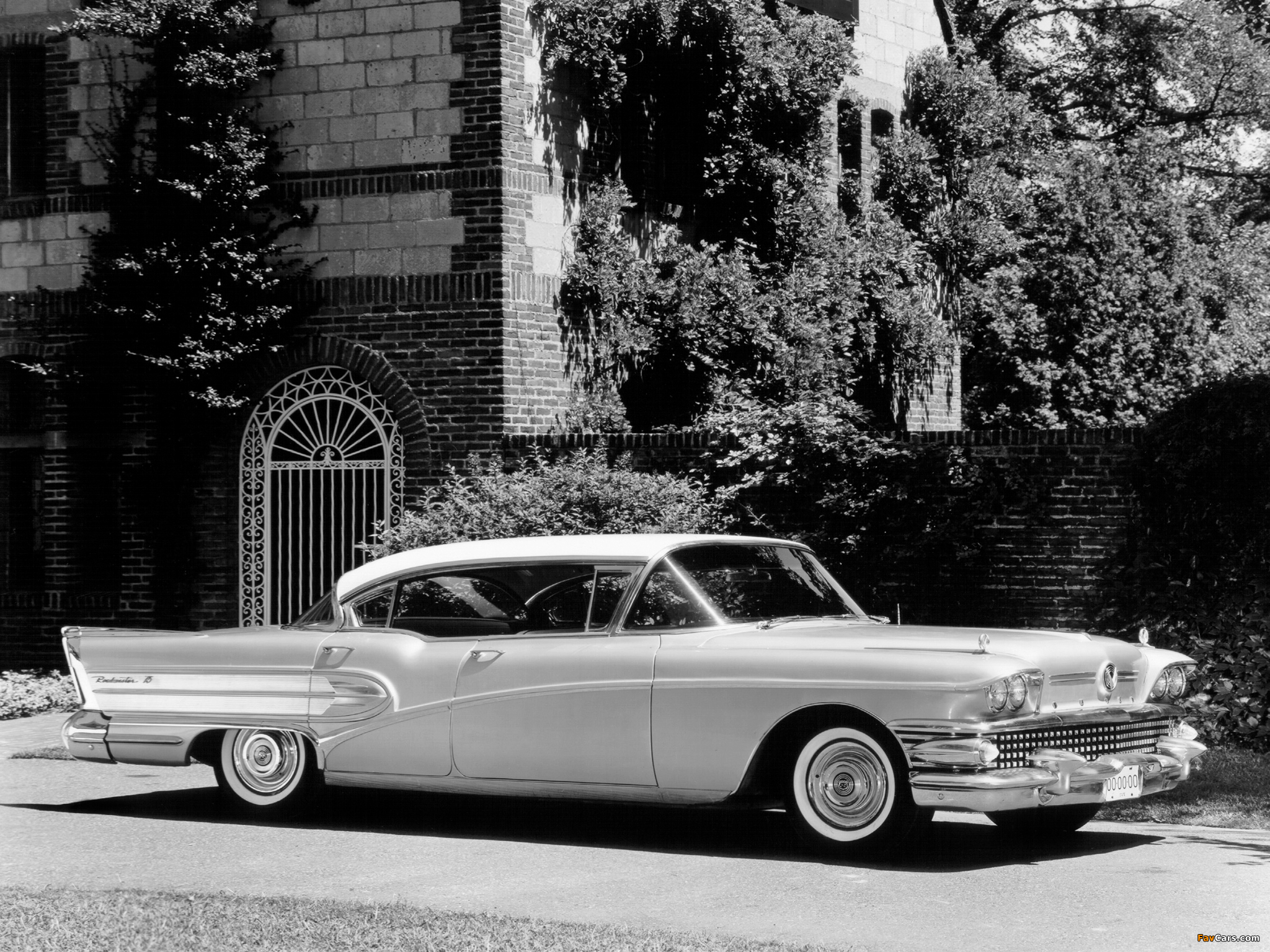 Pictures of Buick Roadmaster 75 4-door Riviera Hardtop (75-4739X) 1958 (2048 x 1536)